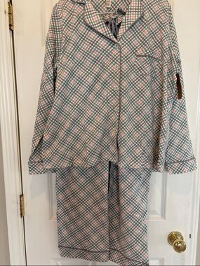 Women's NWT Plaid Pajama Set